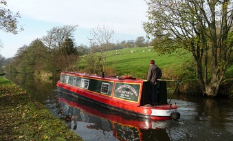 Pennine cruisers - Weekly narrow boat holidays on the Leeds & Liverpool Canal